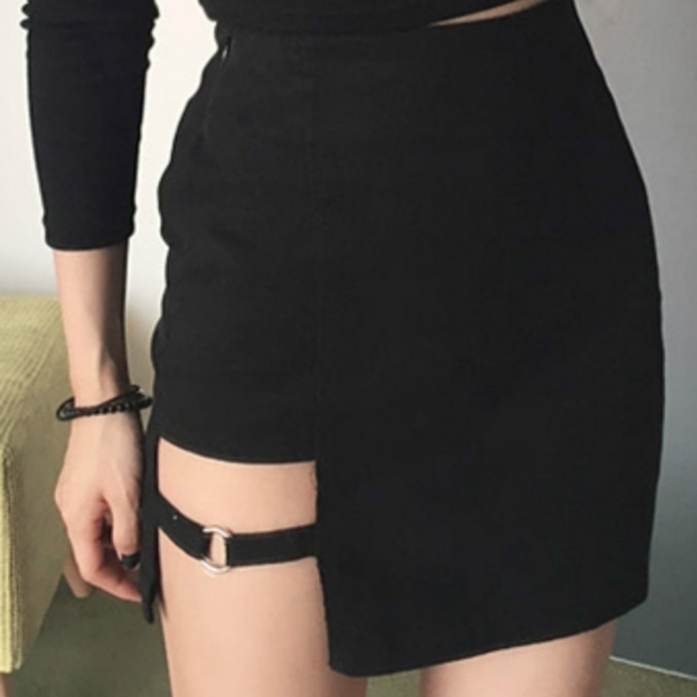 Short black goth punk skirt